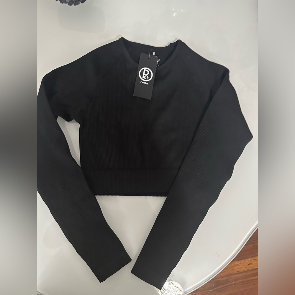 lack Crop Top by